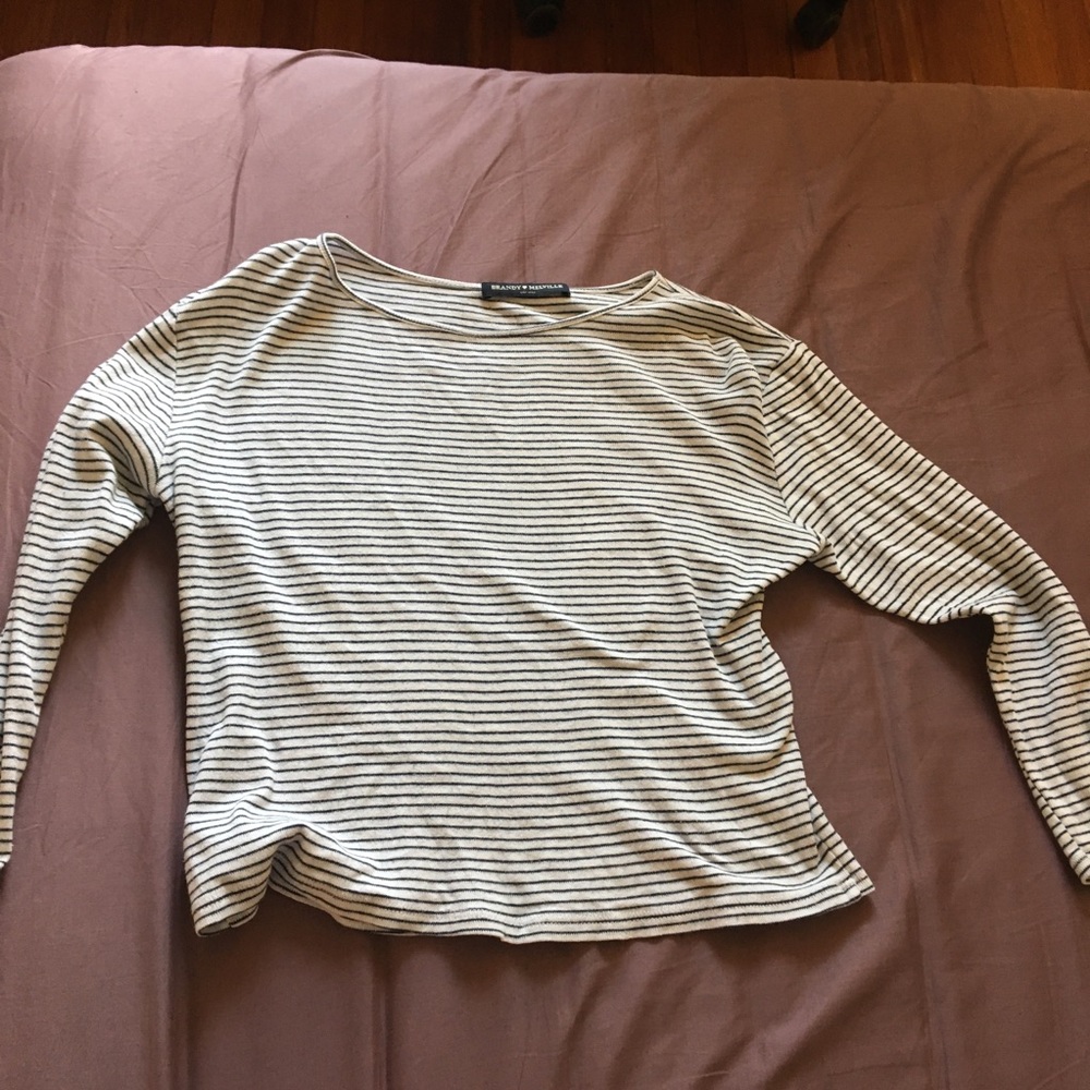 Very comfortable tee from Brandy Melville